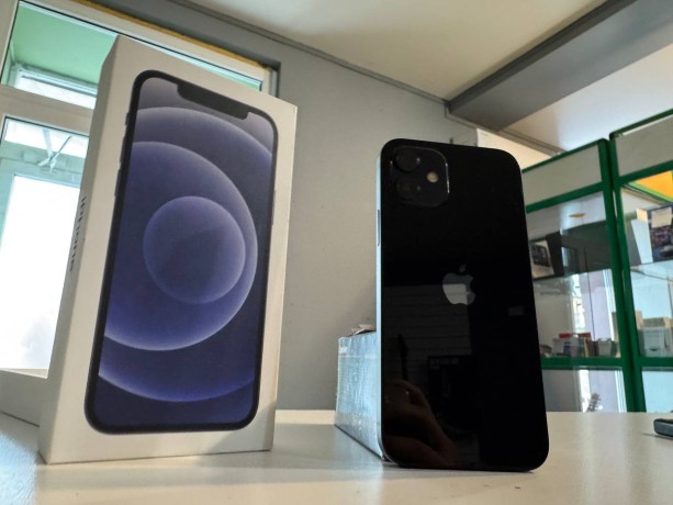 Apple iPhone 12