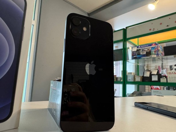 Apple iPhone 12