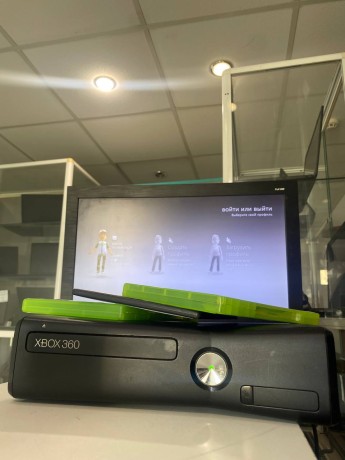 Microsoft Xbox 360 S