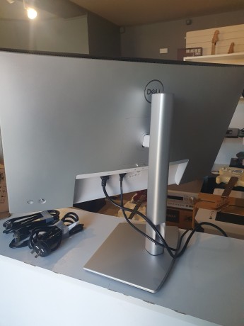 Dell Ultrasharp U2724d