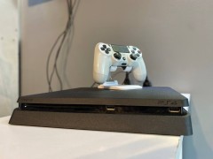Sony Playstation 4 Slim