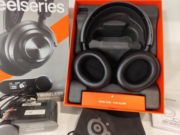 STEELSERIES Arctis Nova Pro