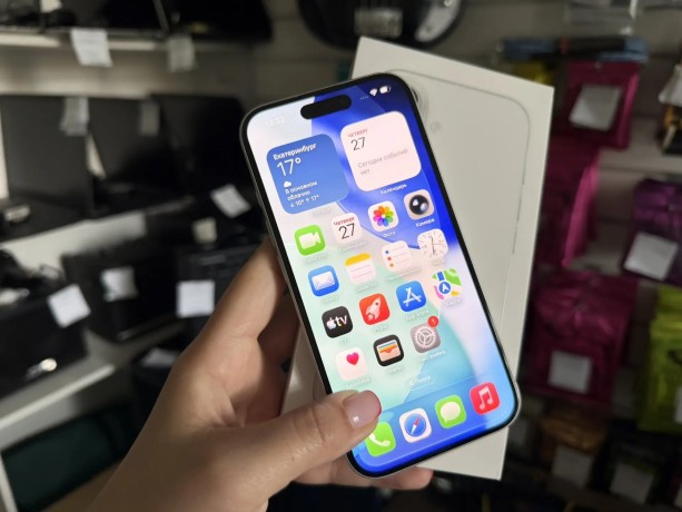 Apple iPhone 16