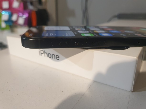 Apple iPhone 16 Pro