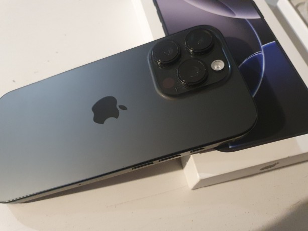 Apple iPhone 16 Pro