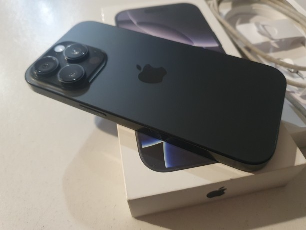 Apple iPhone 16 Pro