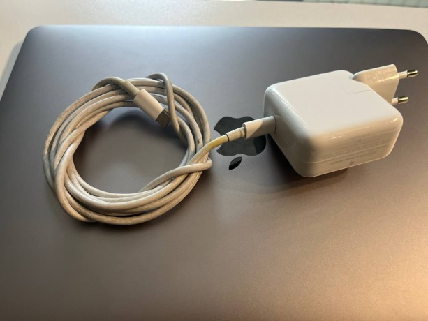 Apple Macbook Air 13 (2020, Retina)
