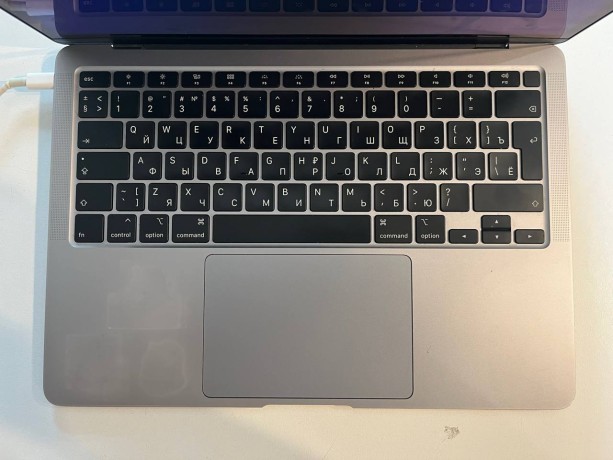 Apple Macbook Air 13 (2020, Retina)