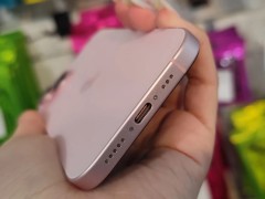 Apple iPhone 15