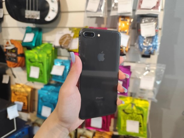Apple iPhone 8 Plus