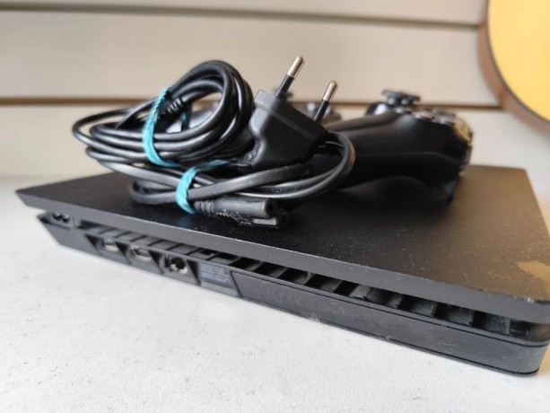 Sony Playstation 4 Slim