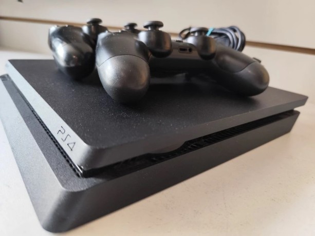 Sony Playstation 4 Slim