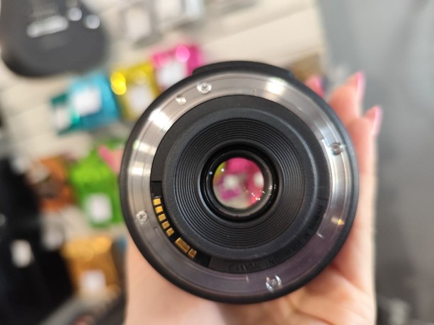 Canon Zoom Lens Ef-S 18-135Mm 1:3.5-5.6 Is Stm