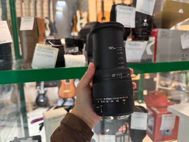 Sigma 18-250Mm F/3.5-6.3 Dc Os Hsm Macro