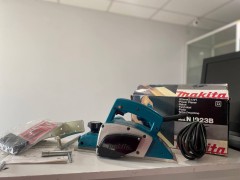 Makita N1923b