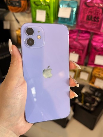 Apple iPhone 12