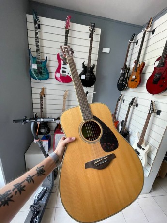 Yamaha Fg820