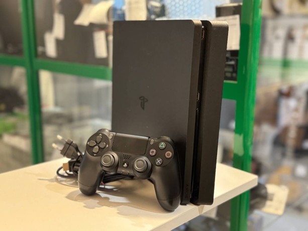 Sony Playstation 4 Slim