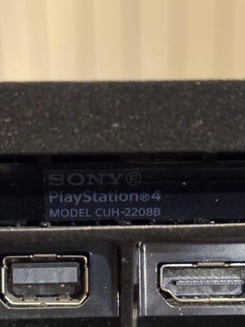 Sony Playstation 4 Slim