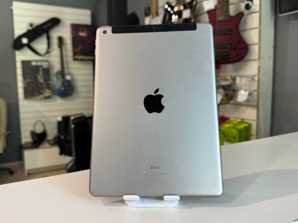 Apple iPad (5-Го Поколения) (2017)