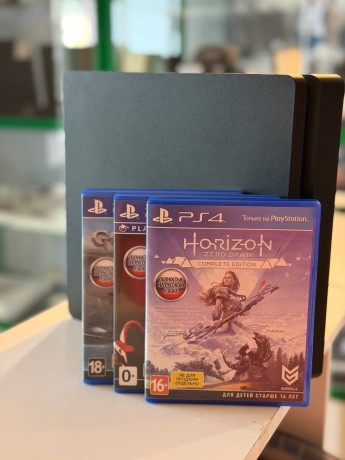 Sony Playstation 4 Slim