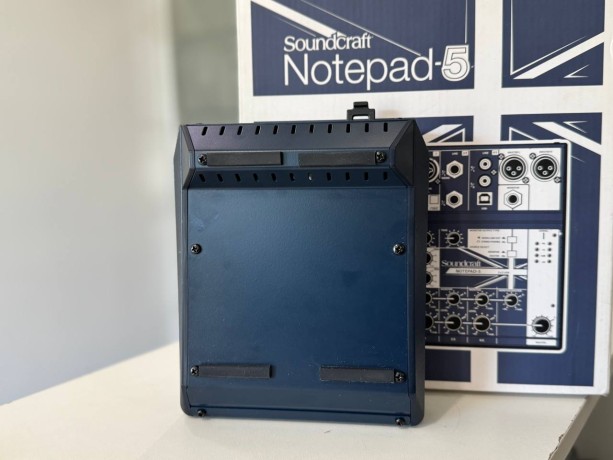 Soundcraft Notepad-5