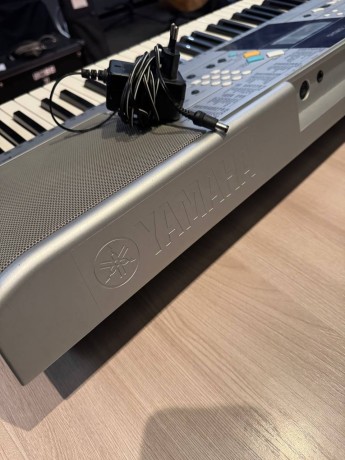 Yamaha Psr-E323