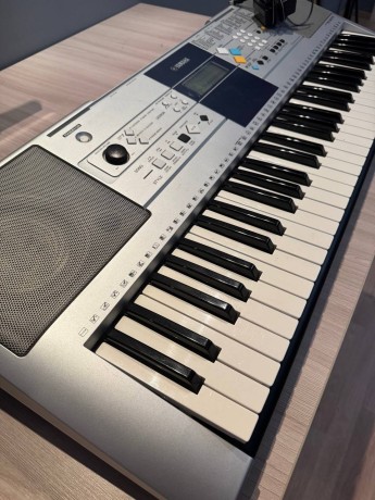 Yamaha Psr-E323