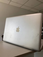 Apple Macbook Pro 15  2009