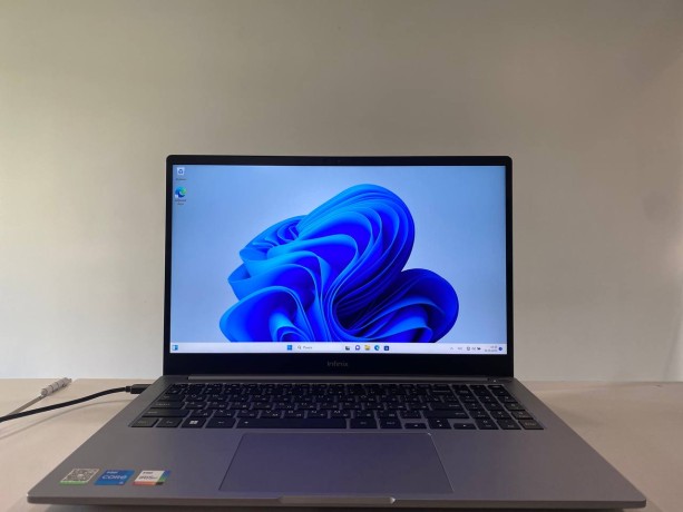Infinix Inbook Y3h Plus