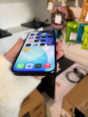 Apple iPhone 15
