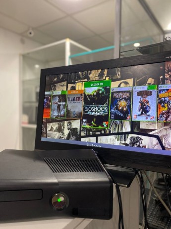 Microsoft Xbox 360 S