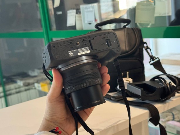 Canon Eos R100 Kit 18-45 Is Stm