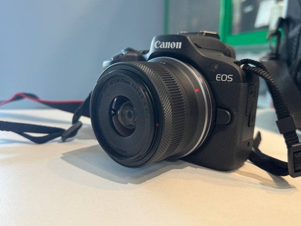 Canon Eos R100 Kit 18-45 Is Stm