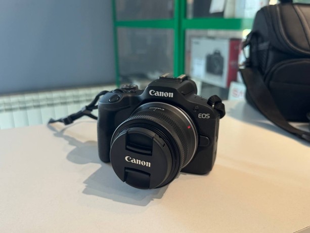 Canon Eos R100 Kit 18-45 Is Stm