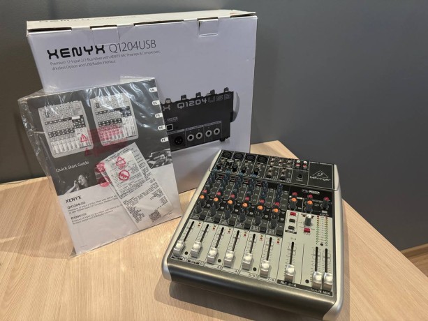 Behringer Xenyx Q1204usb