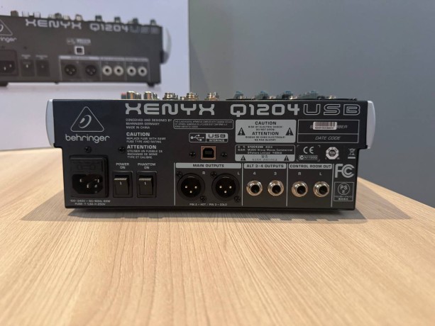 Behringer Xenyx Q1204usb