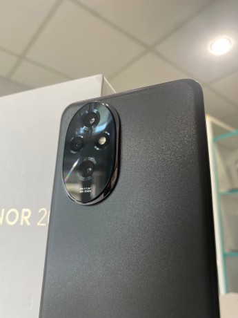 Honor 200
