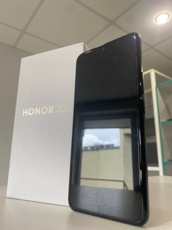 Honor 200