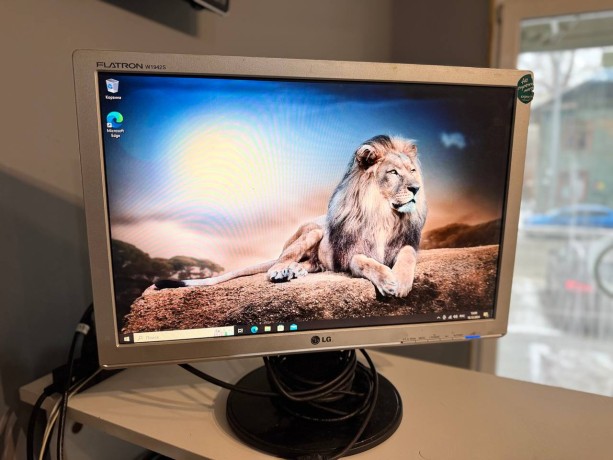 LG Flatron W1942s
