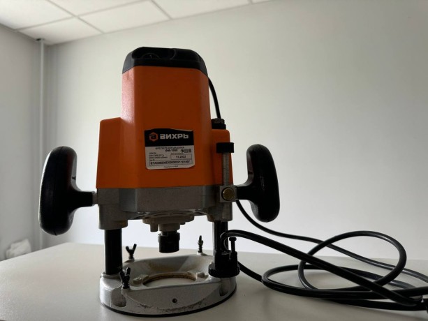 Вихрь Фм-1900