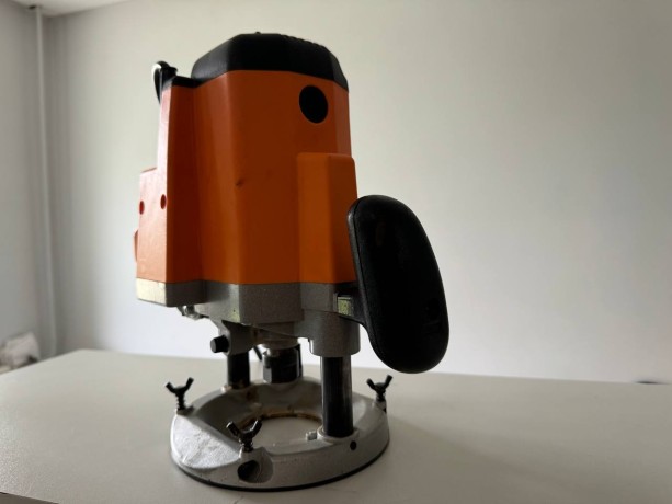 Вихрь Фм-1900