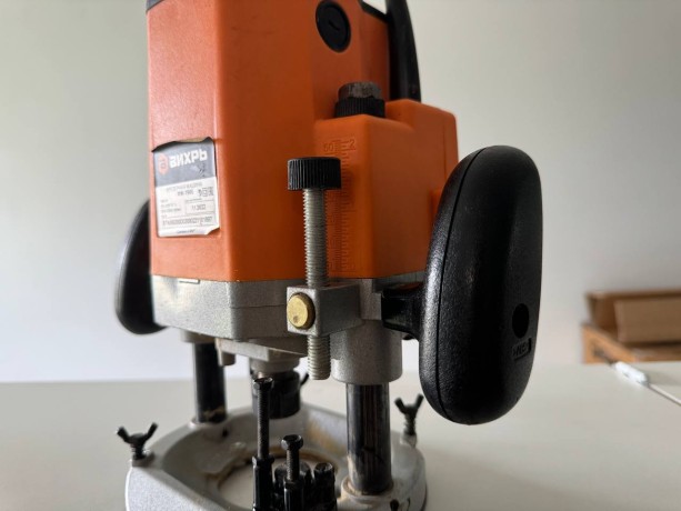 Вихрь Фм-1900