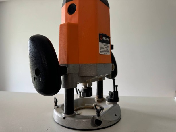 Вихрь Фм-1900