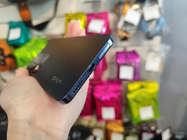Vivo V30 Lite