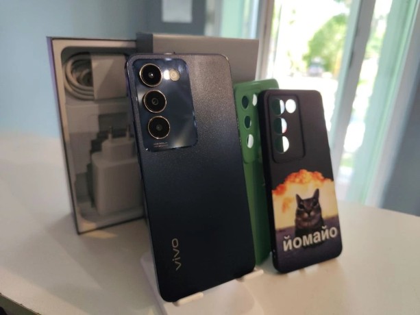 Vivo V30 Lite