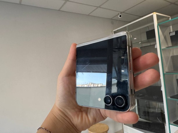 Samsung Galaxy Z Flip5