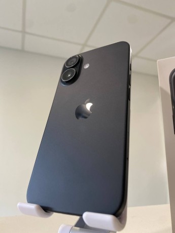 Apple iPhone 16