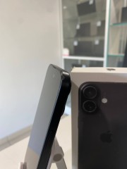 Apple iPhone 16