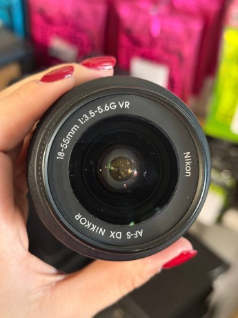 Nikon Af-S Dx Nikkor 18–55Mm F/3.5–5.6G Vr
